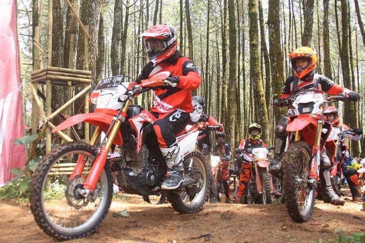 Tips #Cari_Aman Mengendarai Honda CRF150L di Medan Offroad  